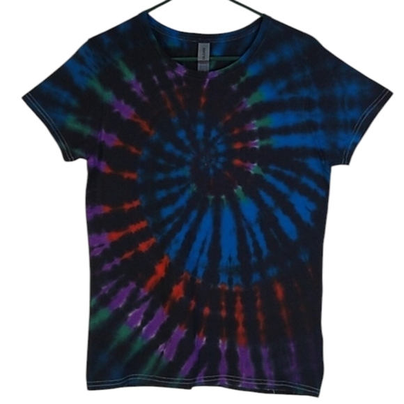 Gildan Tops - New TIE DYE S/S T SHIRT MEDIUM